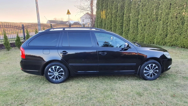 Skoda Octavia cena 25900 przebieg: 233000, rok produkcji 2011 z Ostrzeszów małe 254